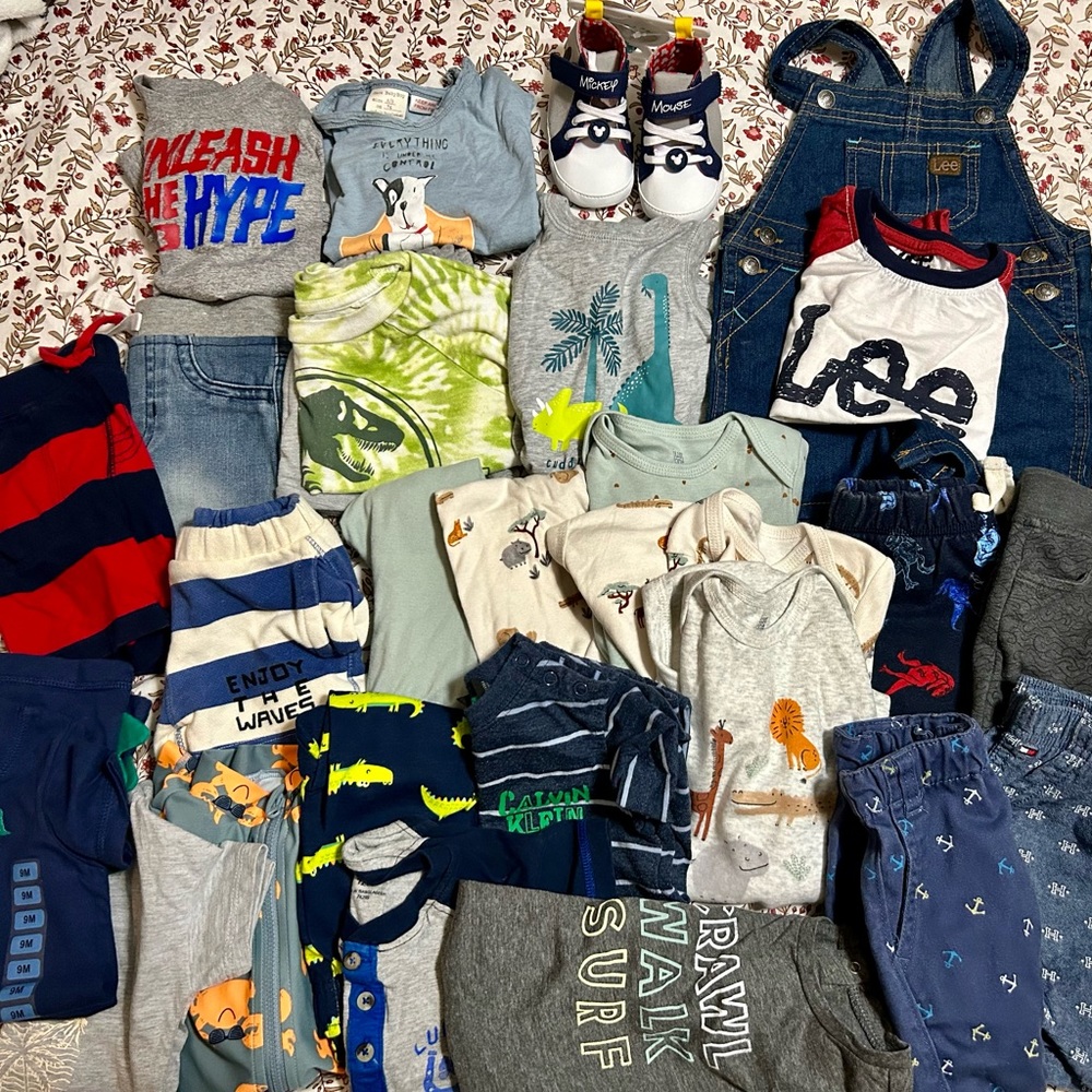 Bundle boys 6-12m everything in photo Zara, Tommy, carters & more!